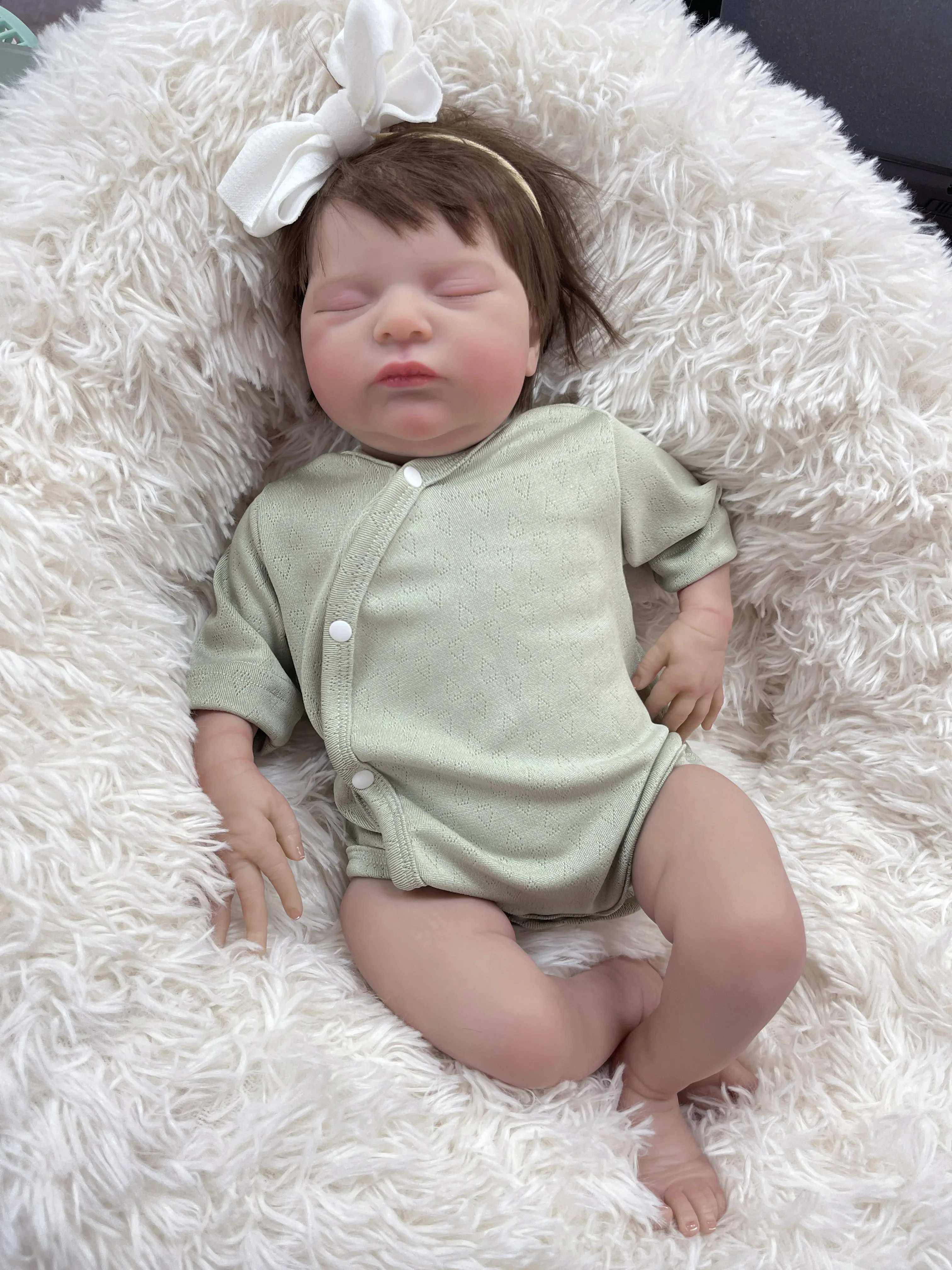 48 cm Laura Neugeborenen-Körper aus weichem Stoff, bereits fertig bemalt, schlafende wiedergeborene Babypuppe, 3D-Haut mit sichtbaren Adern, Handwurzelhaar