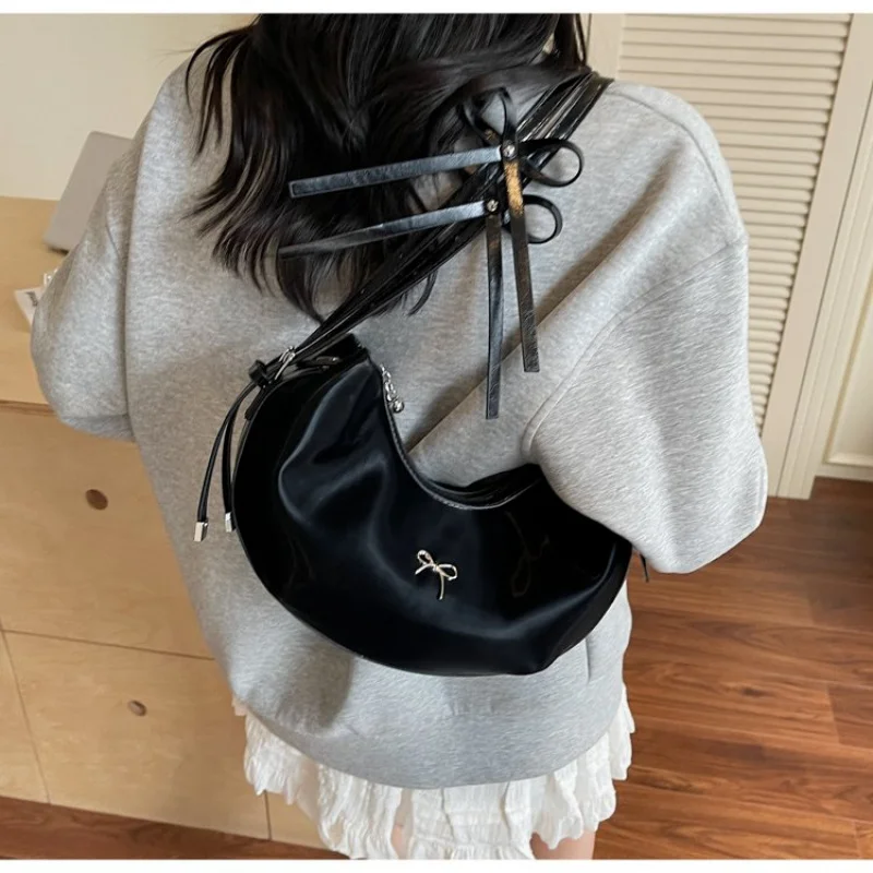 

Chic Women's Shoulder Bag Made Of Stripe-Lizard Leather Featuring Trendy Paris Neat Lightweight Daily Style​