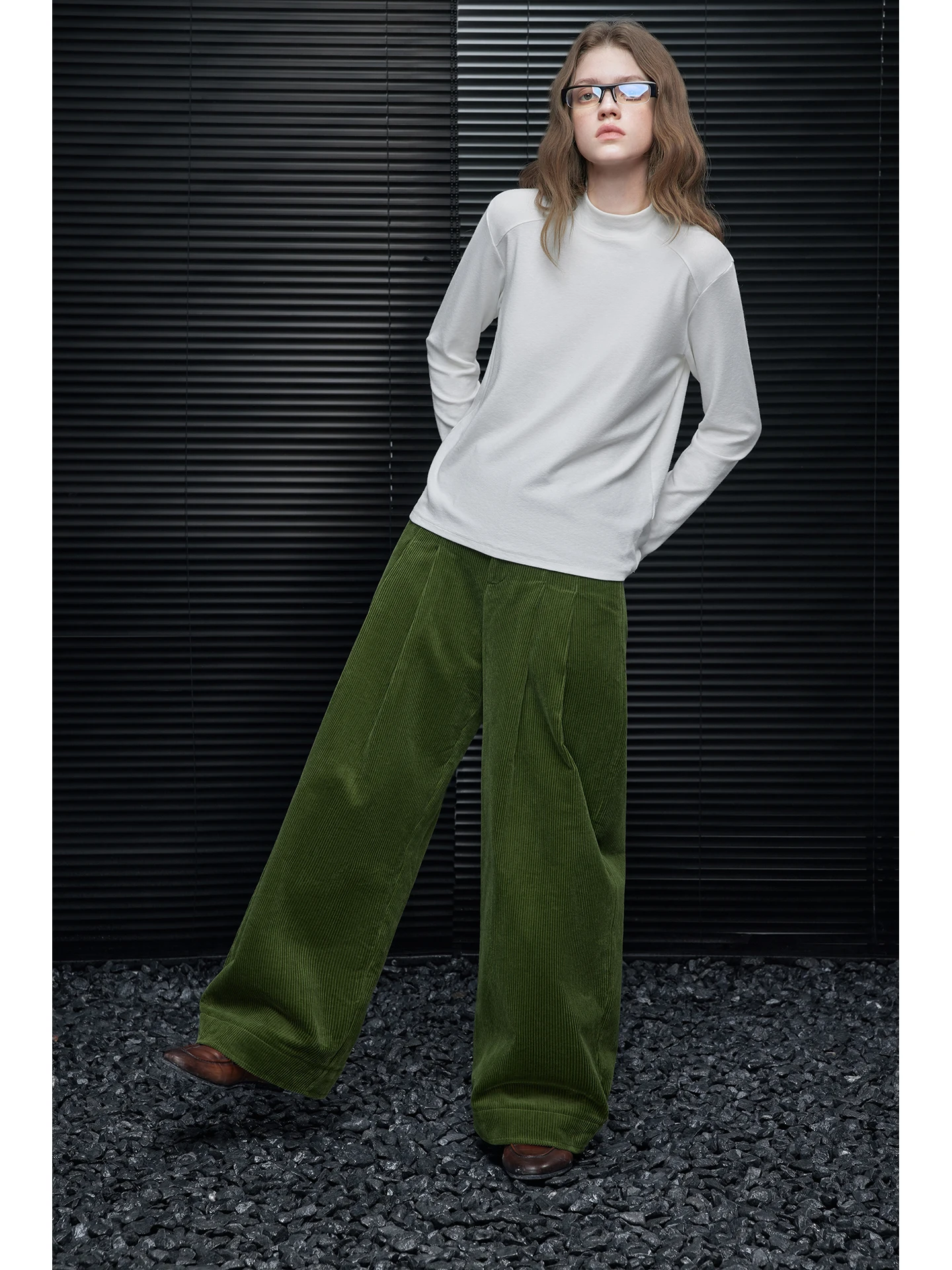 

White Loose Long Sve High Collar Women's T-irt Street Sle Cotton Blend Comfortable Fit Winter New Arrival DMC26002