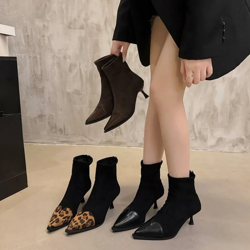 

2025 Suede Pointed Toe Women Chelsea Boots Ankle High Heels Designer Shoes Winter New Fashion Trend Walking Goth Mujer Zapatos