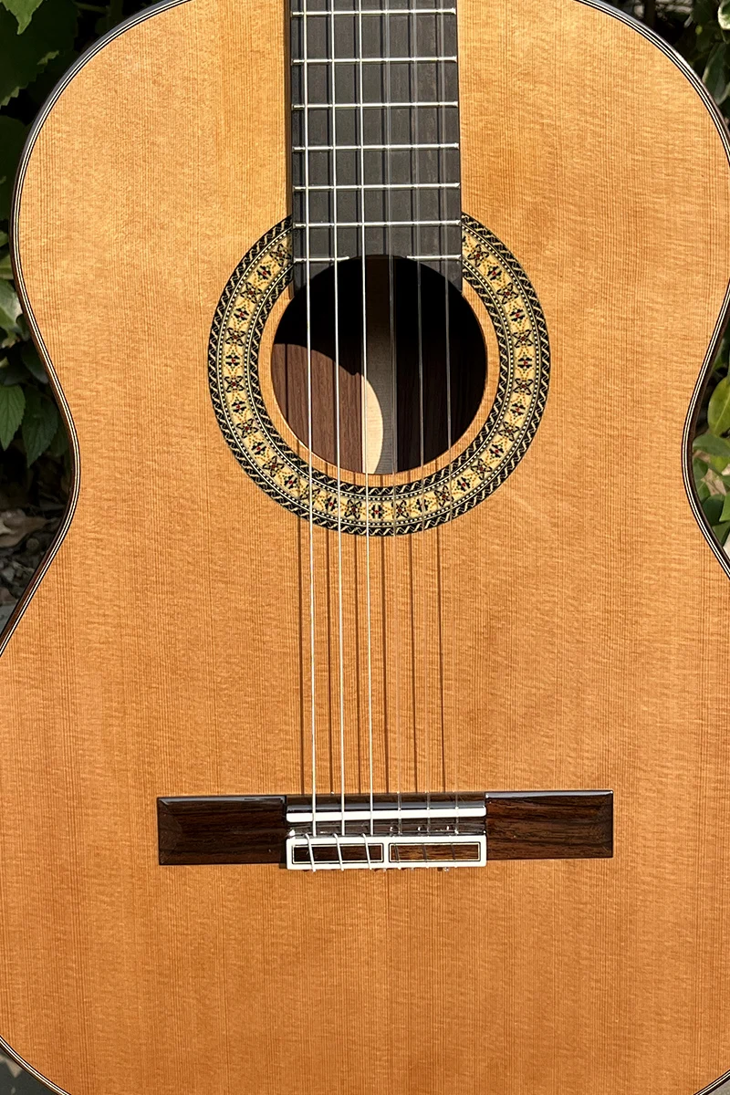 

39-Inch All Solid Classical Guitar AAA Cedar Spruce Body Indian Rosewood Acoustic Guitar for Professional Concert Performance