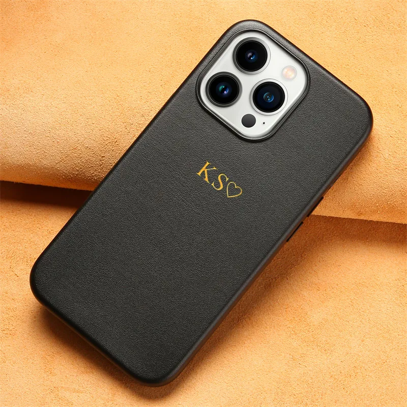 Personalizowane złote etui z inicjałami na iPhone 14 12 13 15 16 17 Pro Max 14 15 16 Plus Air, luksusowe skórzane etui PU z magnetycznym zamknięciem. — zdjęcie produktu 3