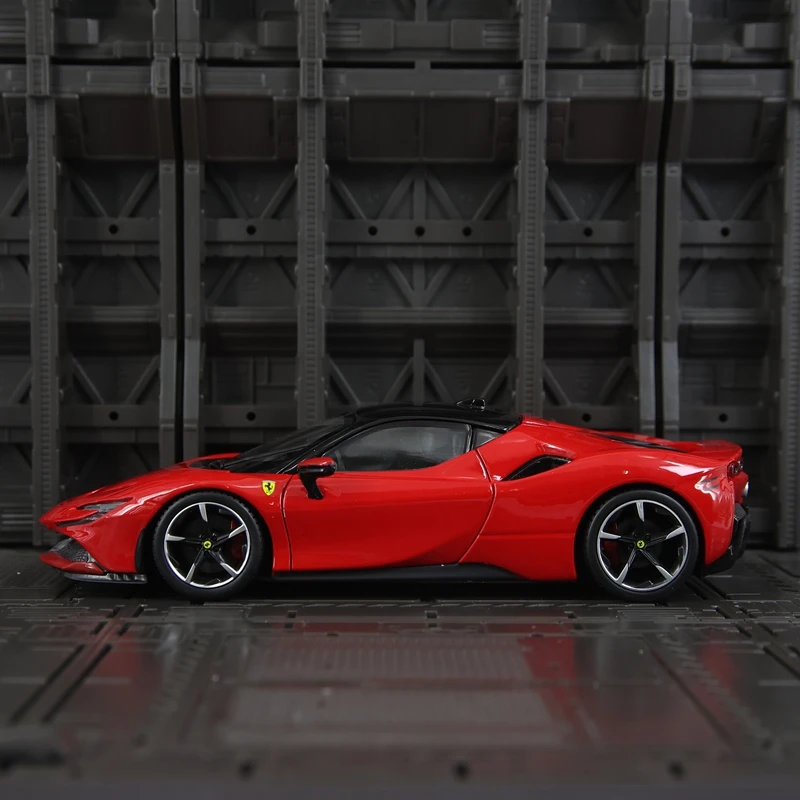 Bburago 1:24 simulação Ferrari SF90 Stradale modelo de carro em liga metálica, portas e capô do motor, porta-malas pode ser aberto com ornamentos estáticos