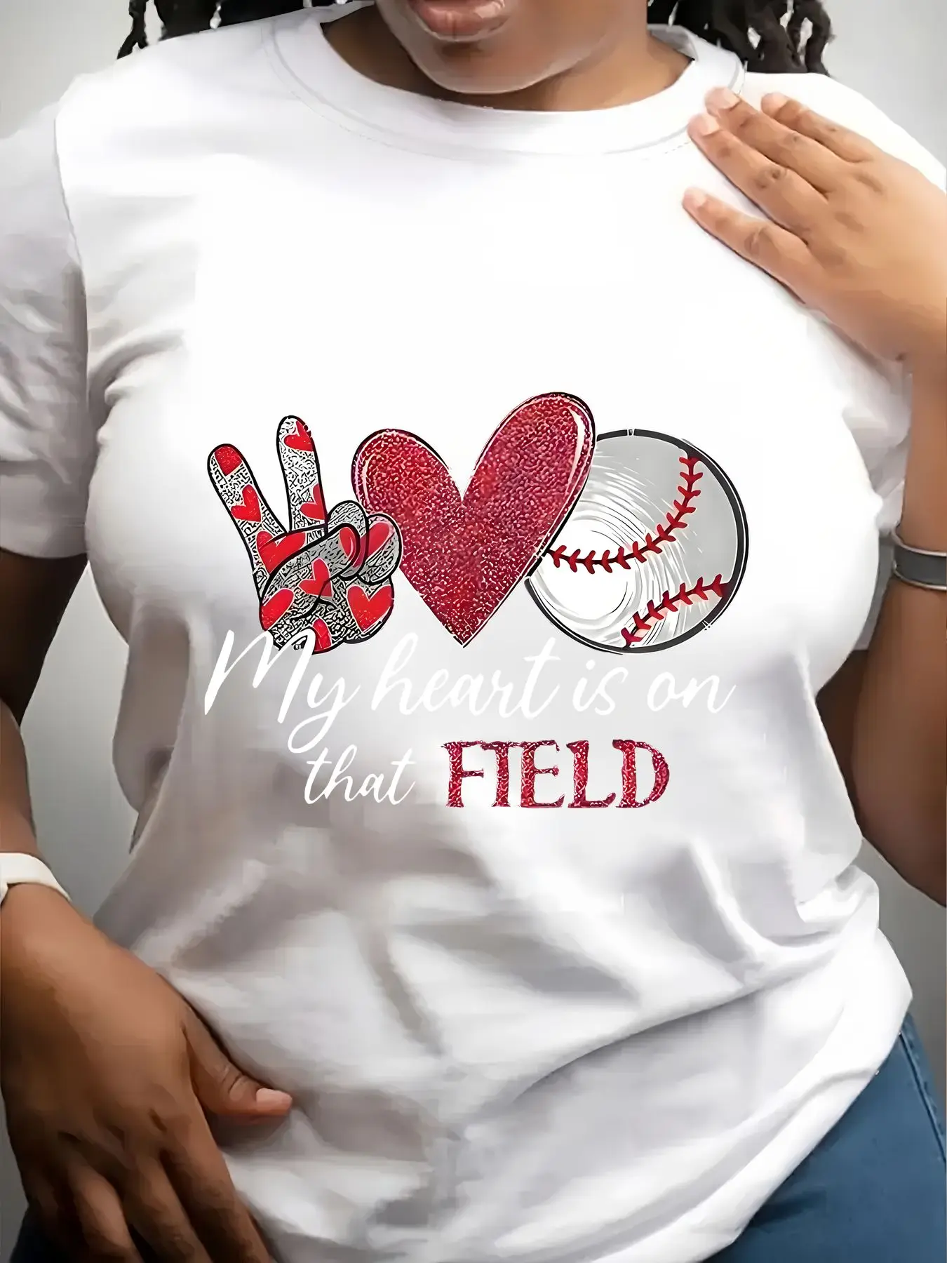Women's Trendy Crew Neck T-Shirt Peace Love Baseball Heart Field Suitable for Casual Sportswear