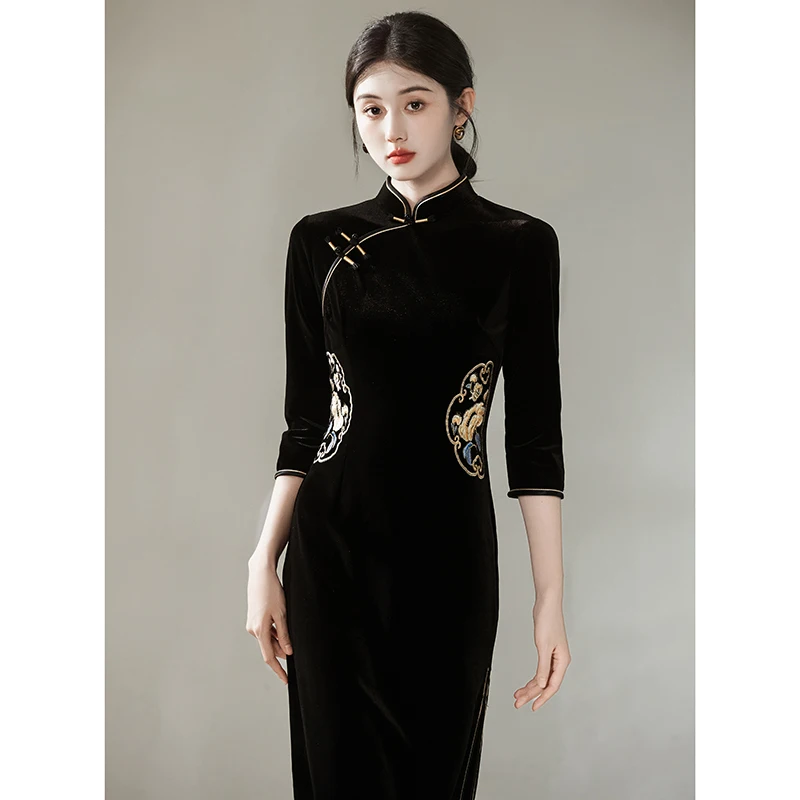

Элегантное черное бархатное платье с вышивкой в китайском национальном стиле для женщин, для выступлений и повседневной носки, длинное, с рукавами.