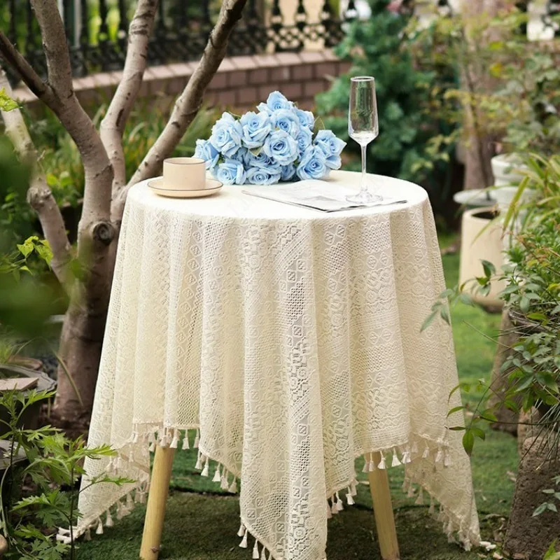 

Французская кружевная бежевая скатерть, маленький круглый стол, журнальные столики, прикроватные тумбочки, тканевый чехол, пыленепроницаемая ткань с геометрической кисточкой