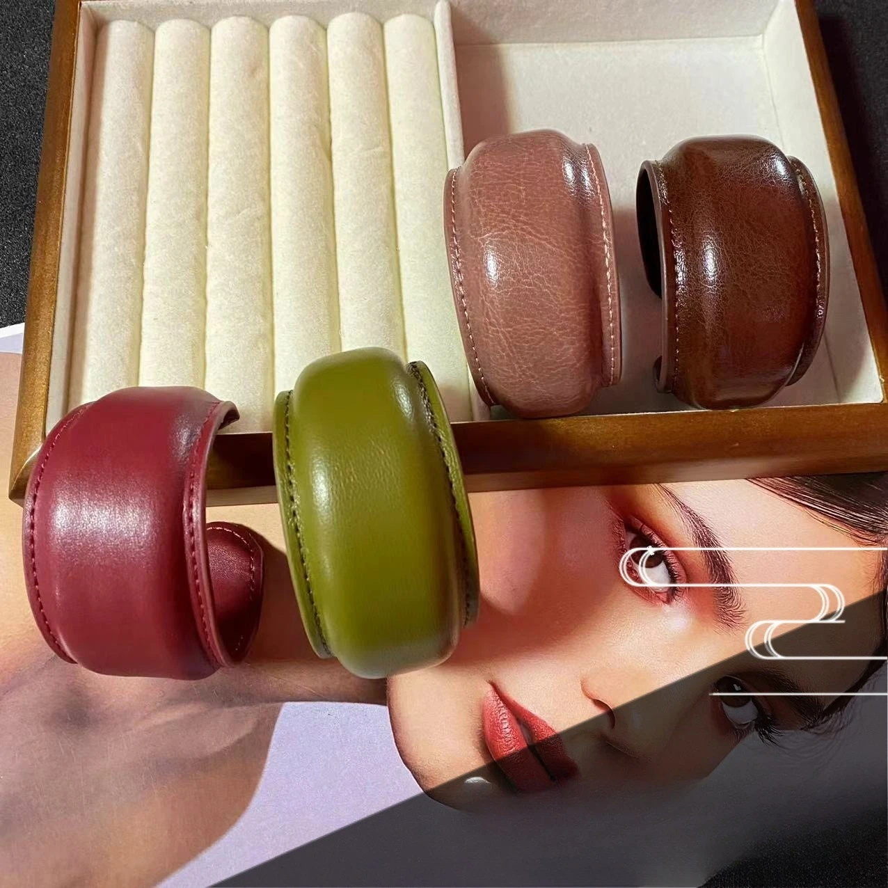 

Браслеты из полиуретана, ювелирные изделия, геометрические, массивные, винтажные, для женщин, в дворцовом стиле, элегантные, 27 мм, браслеты-манжеты