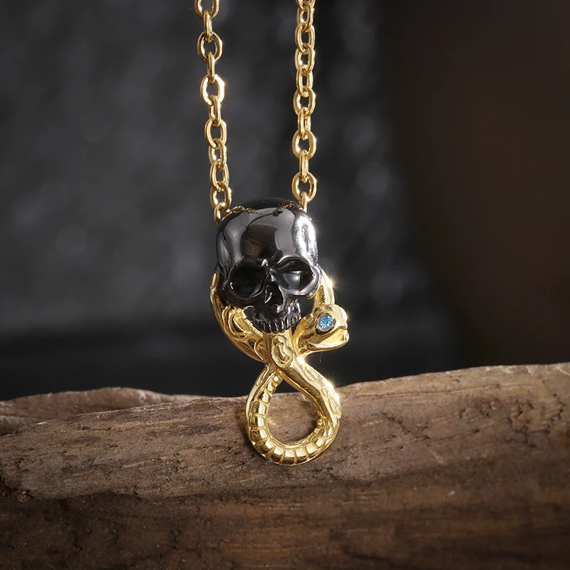 Niche Design Wrong Color Dark Skull Gold Egyptian Snake Pendant Chain Necklace Suitable for Girls' Best Friends Fashion Jewelry