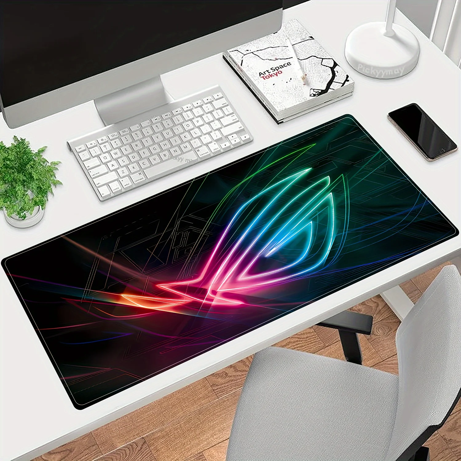 لوحة ماوس ألعاب كبيرة جدًا من ASUS ROG مع حدود مخيطة وقاعدة مطاطية غير قابلة للانزلاق