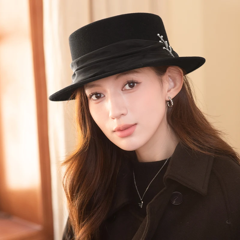 Hat Women's new spring and autumn wool felt hat French retro top hat women's Fashion Tie-in Flat Lady Hat Women's