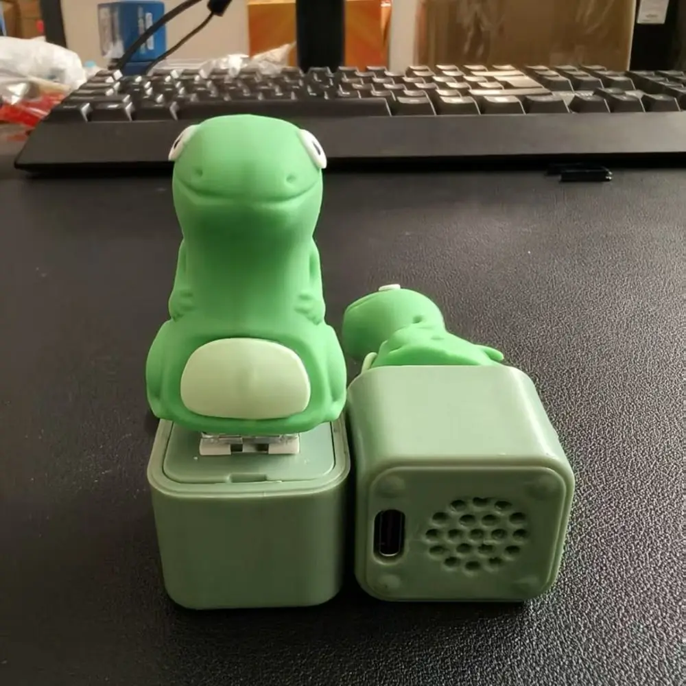 

Rechargeable Lizard Sounding Keychain Portable Stress&Anxiety Relief Keyboard Clicker Sound Stress Reliever Key Holder