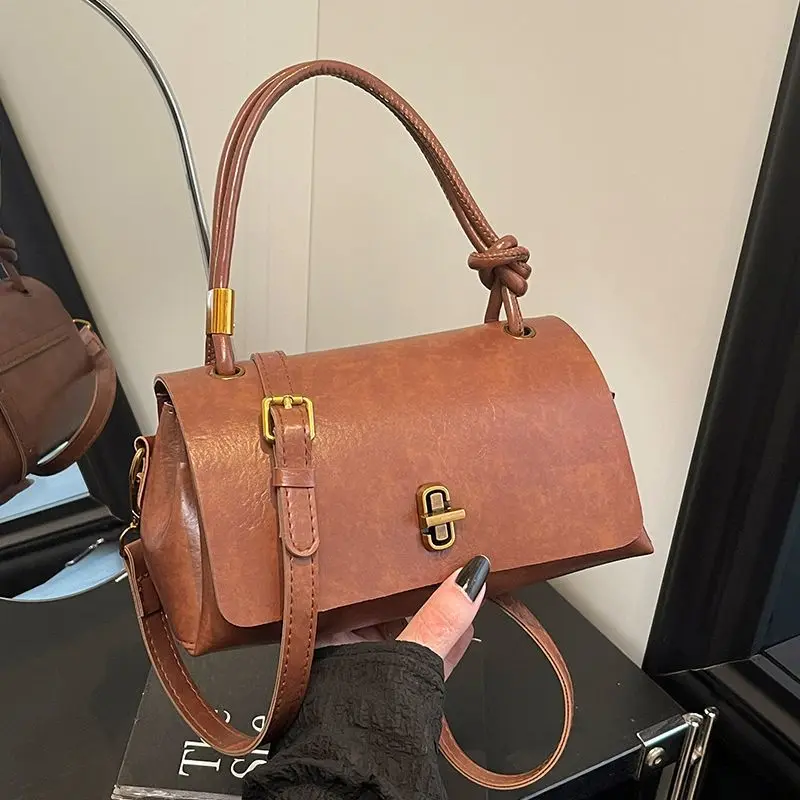 حقيبة كروس متخصصة راقية للنساء النسخة الكورية العصرية الجديدة حقيبة ساعي البريد حقيبة يد نسائية أجنبية متعددة الاستخدامات