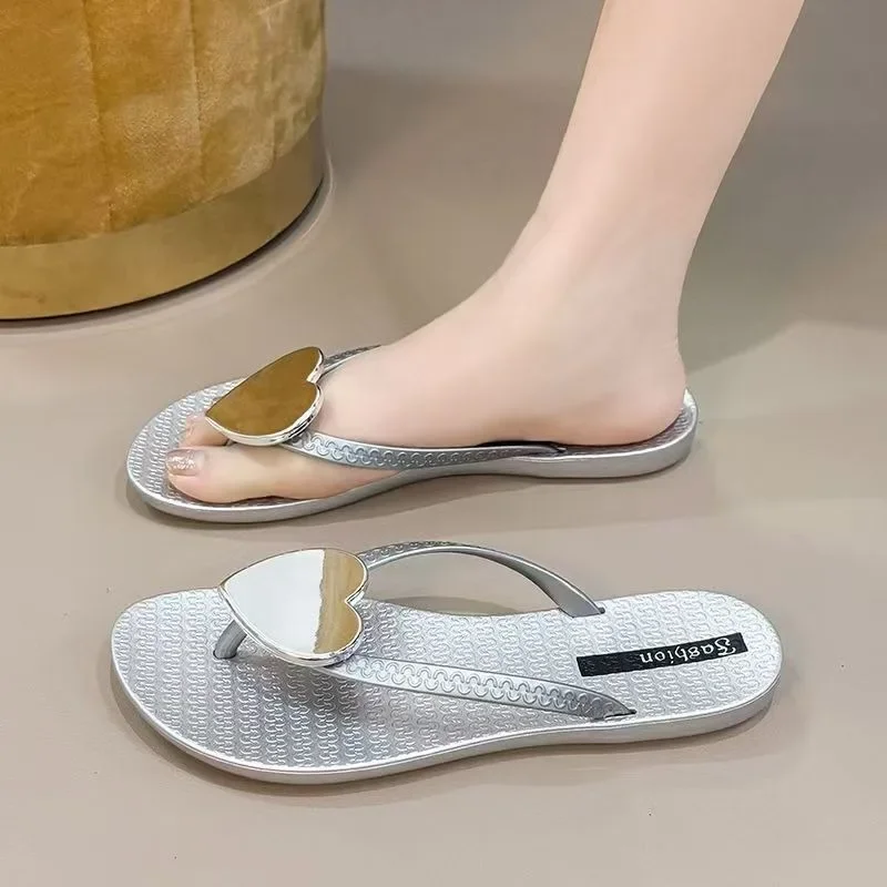 2025 Women's Outdoor Slippers, Love Shaped Flip Flops, Breathable Soft Sole for Home Use, Women's Casual Vacation Shoes