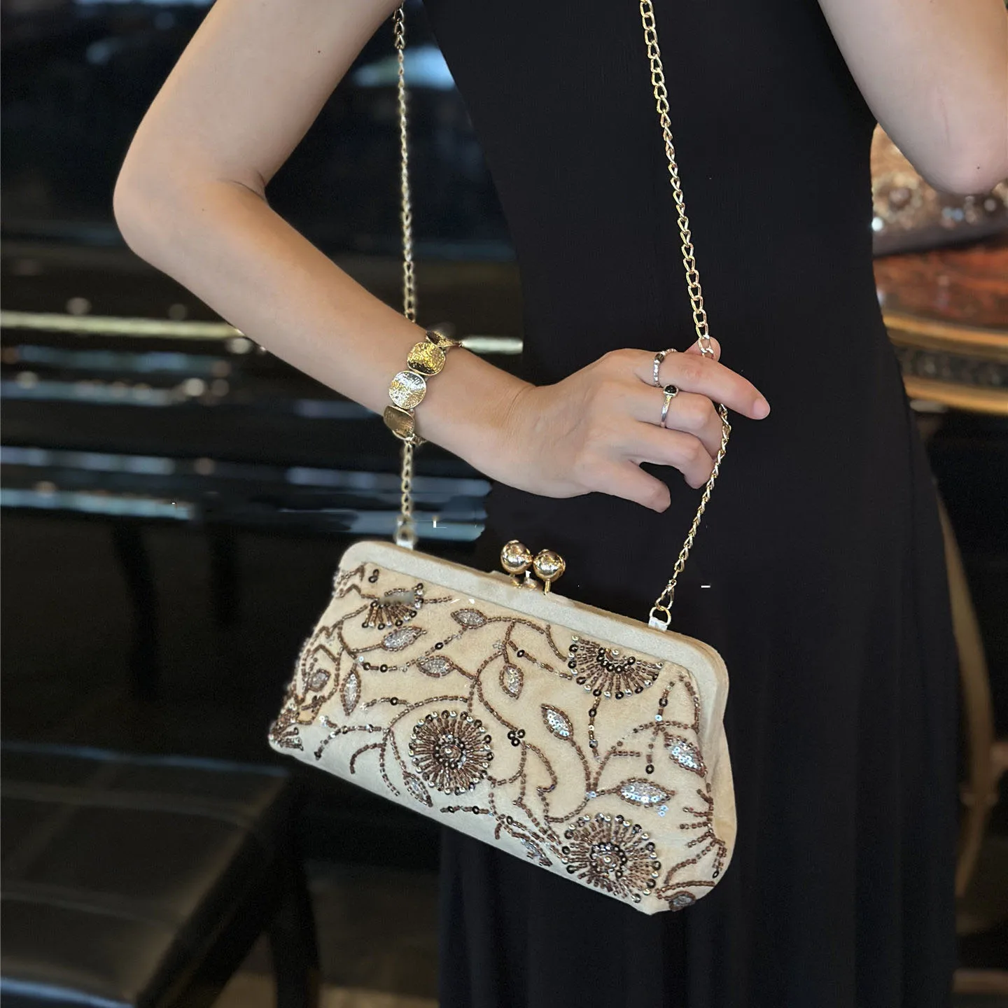 Vintage Hand Embroidered Velvet Handbag European American Elegant Fashion Luxury Design Women Sparkle Beaded Banquet Clutch Bag view 6