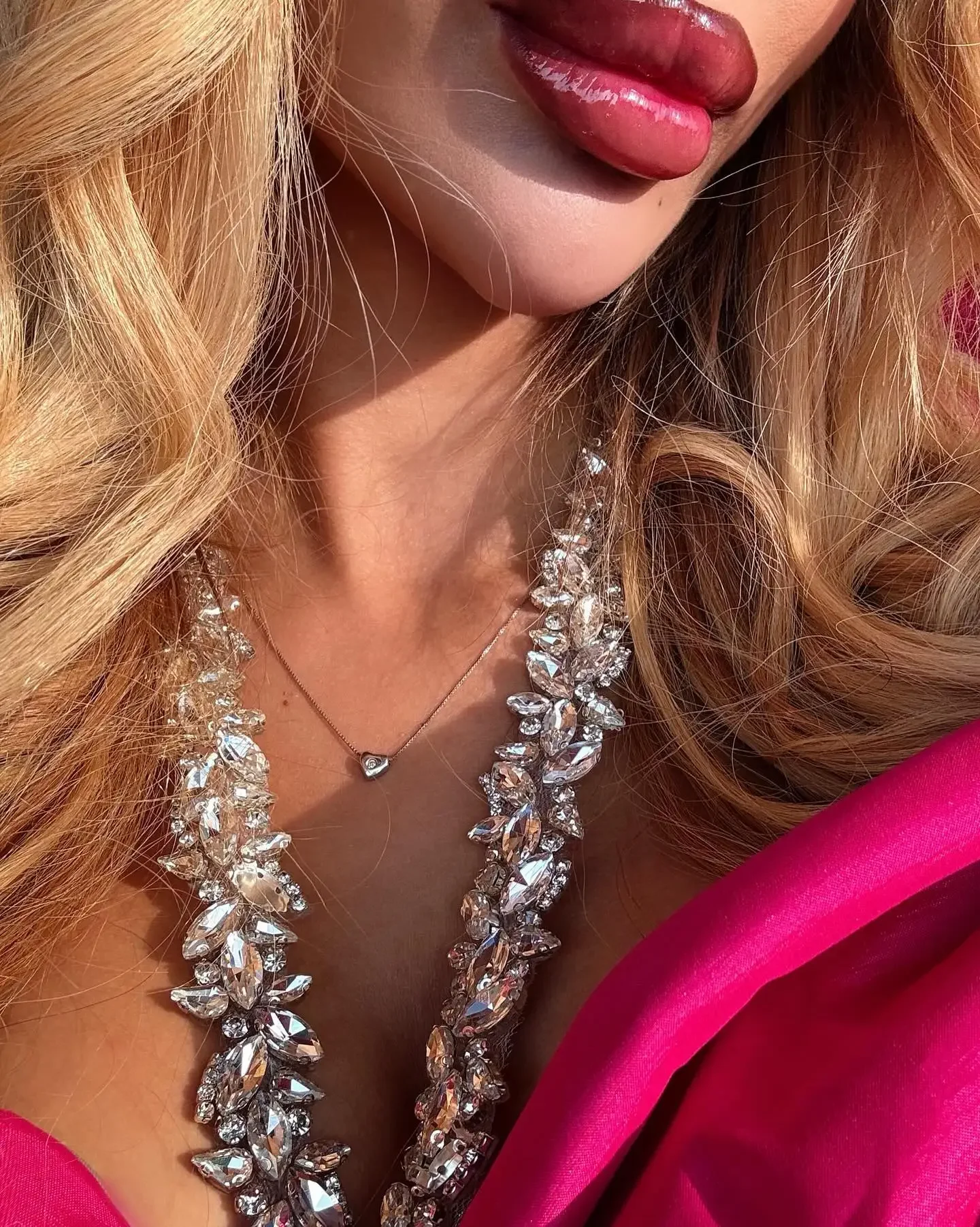 สีแดงสีดําผู้หญิงเซ็กซี่ Halter ปิดไหล่คริสตัล Ruffles Bodycon ยาวผ้าพันคอชุดไนท์คลับวันเกิดฉลองสวมใส่