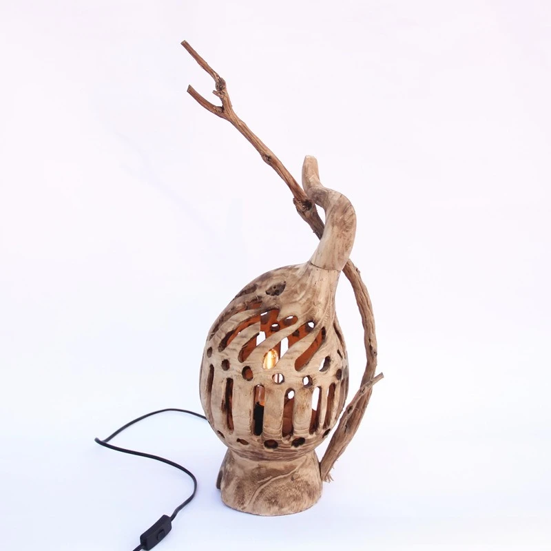 Handmade logs, hollow molding craftsmanship, floor lamps, pastoral warm homestay hotel decorative lamps
