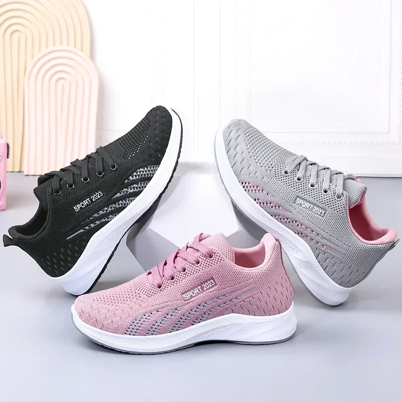 Spring and Autumn New Flat-bottomed Mesh Sports Shoes Casual Soft-soled Wear-resistant and Lightweight Running Women\'s Shoes