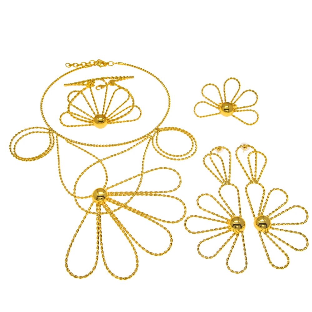

A trendy and unique design women's jewelry set with gilded flowers, romantic and casual engagement gifts for Dubai couples