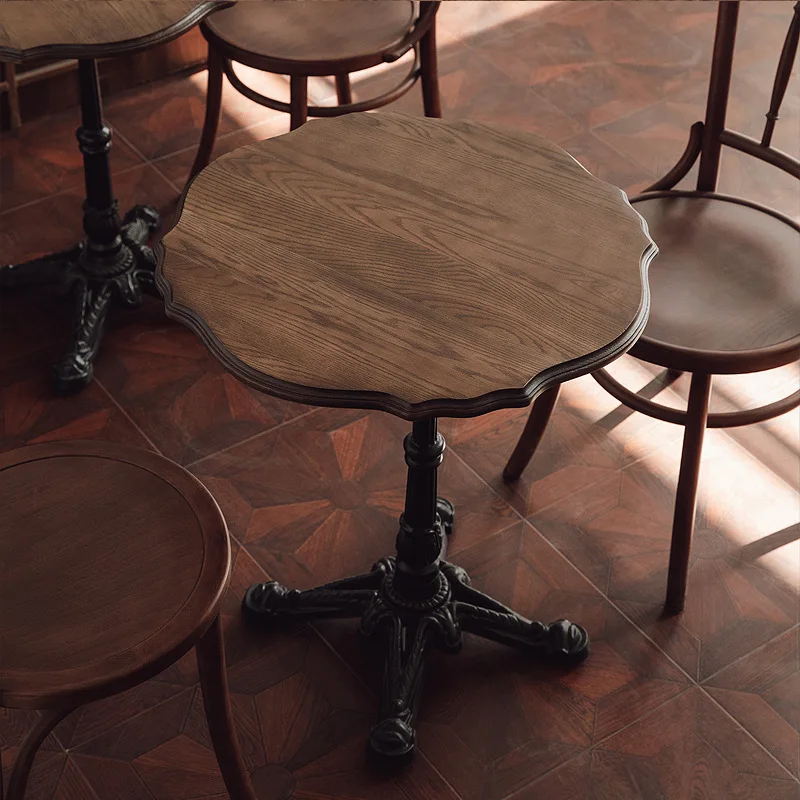 

Retro solid wood round table medieval small side few American tonality dining cafe table milk tea dessert table