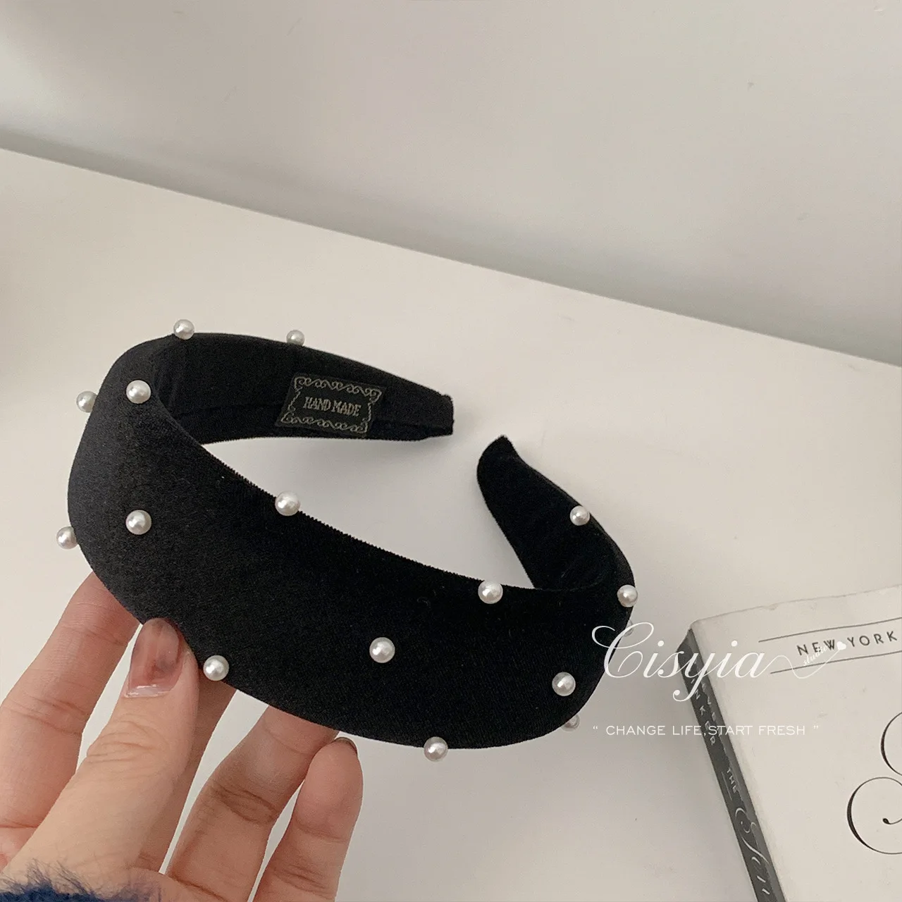 Black Velvet Pearl Headband Female High Skull Top Retro Headhoop Showing Face Small Wide-brimmed Elegant Pressed Hair Headdress