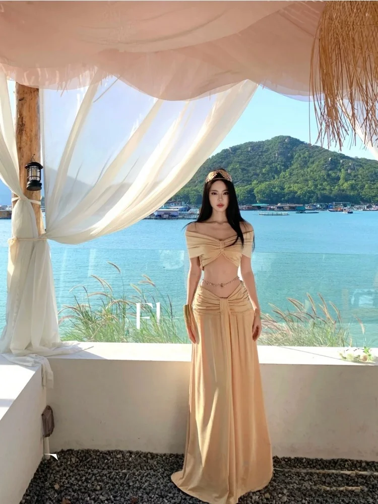 

Новый комплект бикини из трех предметов Soft Gold для женщин: купальник для пляжа и горячих источников, высококачественный, бренд YONGGEER