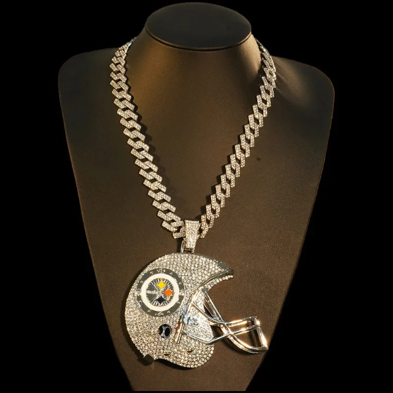 

Oversized Football Helmet Pendant Necklace for Men - Bold Hip Hop Cuban Chain, Chunky Alloy Statement Jewelry, Sports Fan Gift