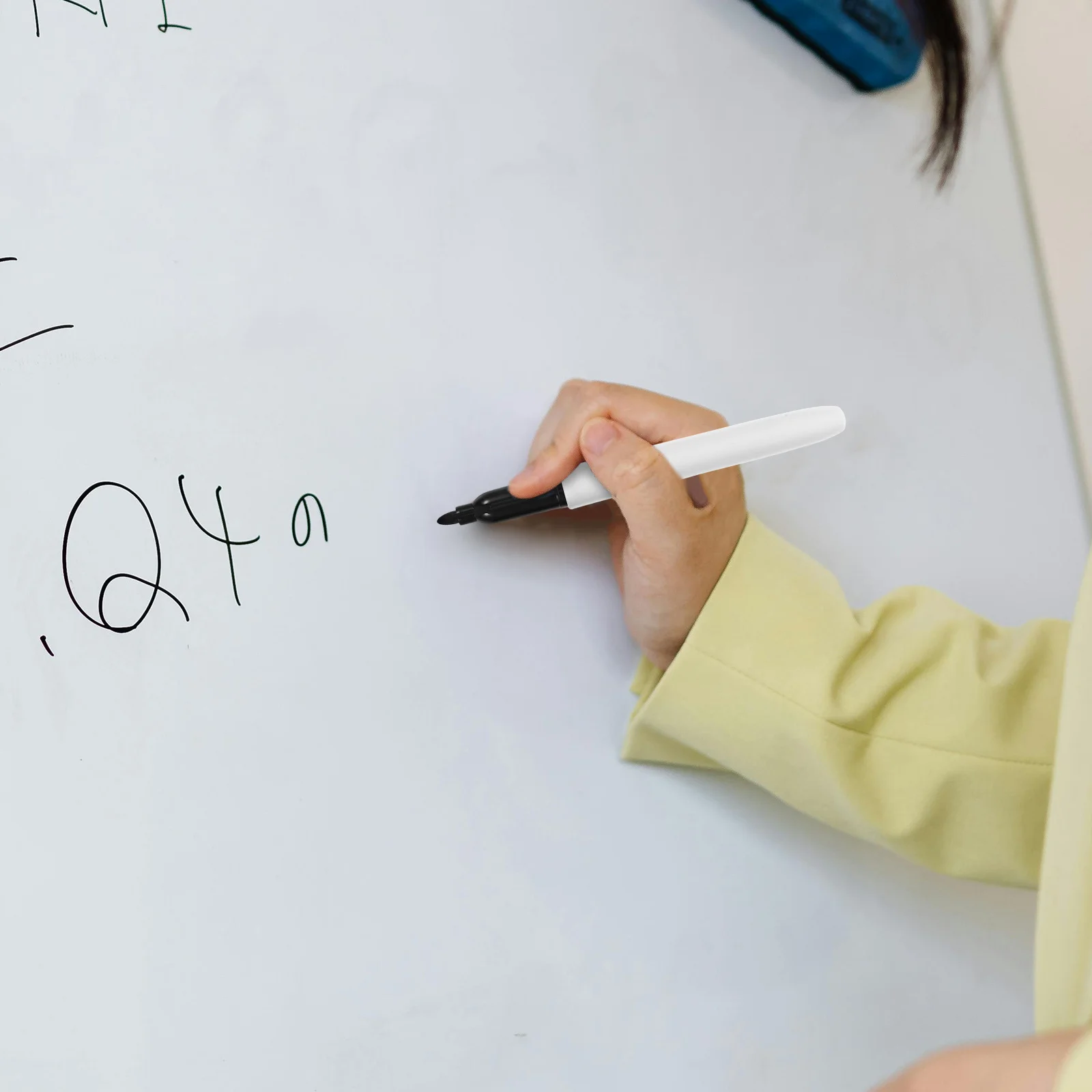 4Pcs Erasable Chalks Markers Water-Based Whiteboard Pen for Clear Writing Classroom Office Drawing Chalks Markers for Glass