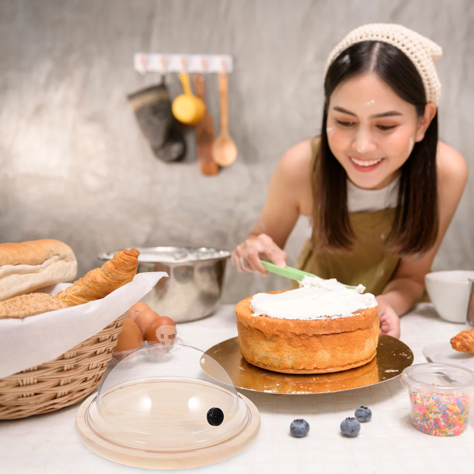 

Clear Cake Dome Cover Smokeproof Food Protector Transparent Display Dessert Cover PC Wood Material Easy Clean Kitchen