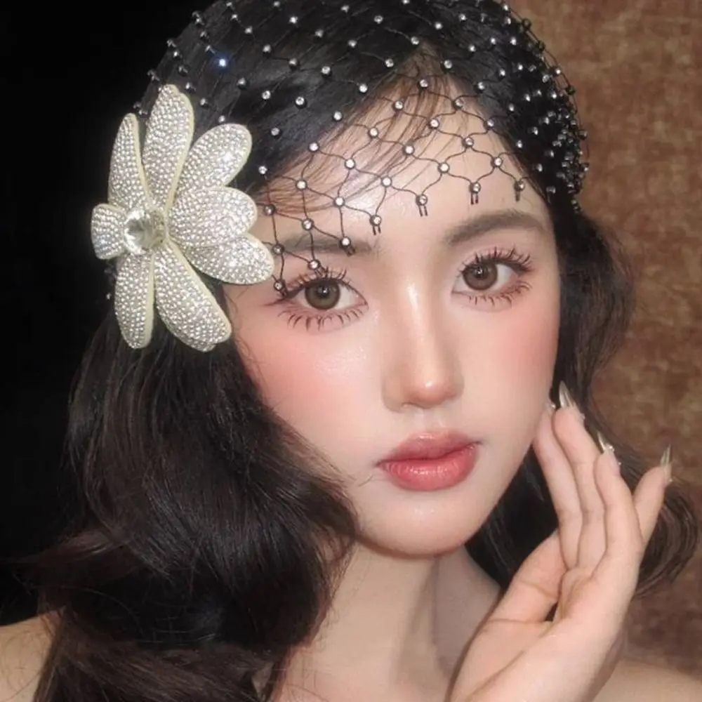 

Стильные изысканные свадебные фаты с черными стразами, сетка для волос невесты с ажурными цветами, свадебные украшения для волос