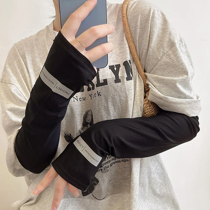 زوج واحد من أكمام الثلج الماصة للعرق للحماية من الأشعة فوق البنفسجية للرجال والنساء وأكمام للذراع للحماية من الشمس في الهواء الطلق وركوب الدراجات وأكمام أذرع تبريد للقيادة