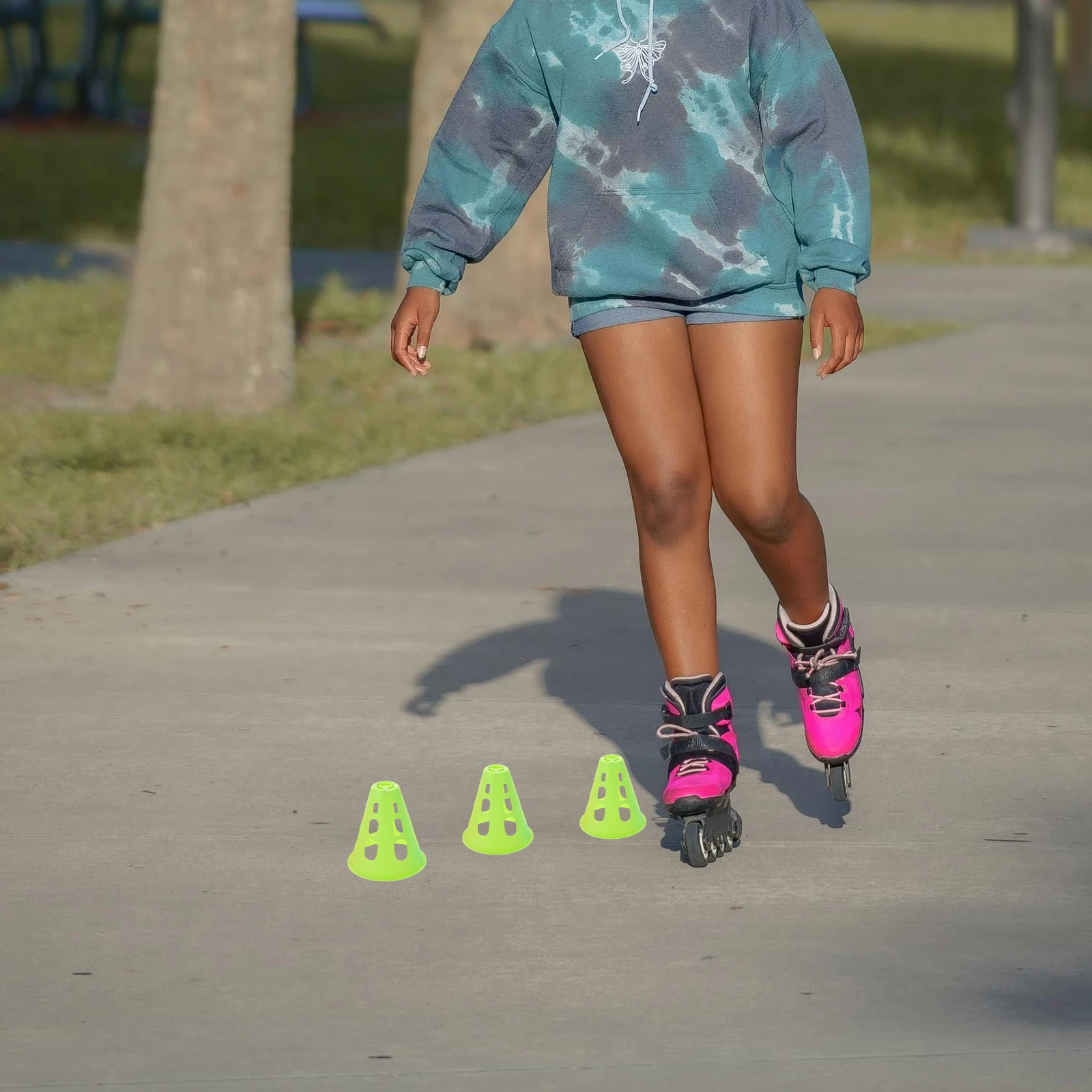 

20pcs Roller Skating Training Cones 7Cm Diameter Windproof Lightweight Plastic Markers For Outdoor Sports Freestyle Speed Skill