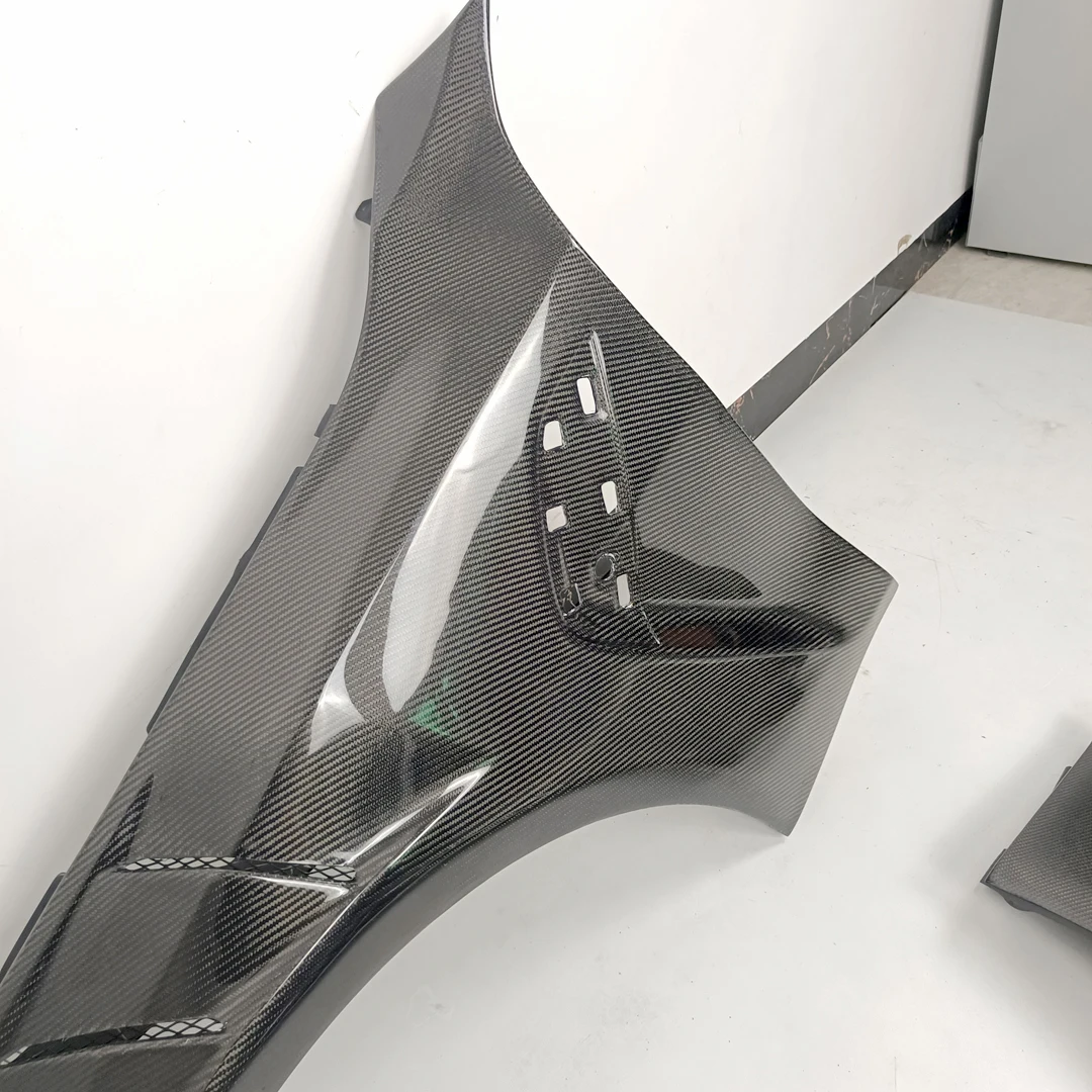 G82 M4 AR Style Carbon Fiber Fenders for  M4