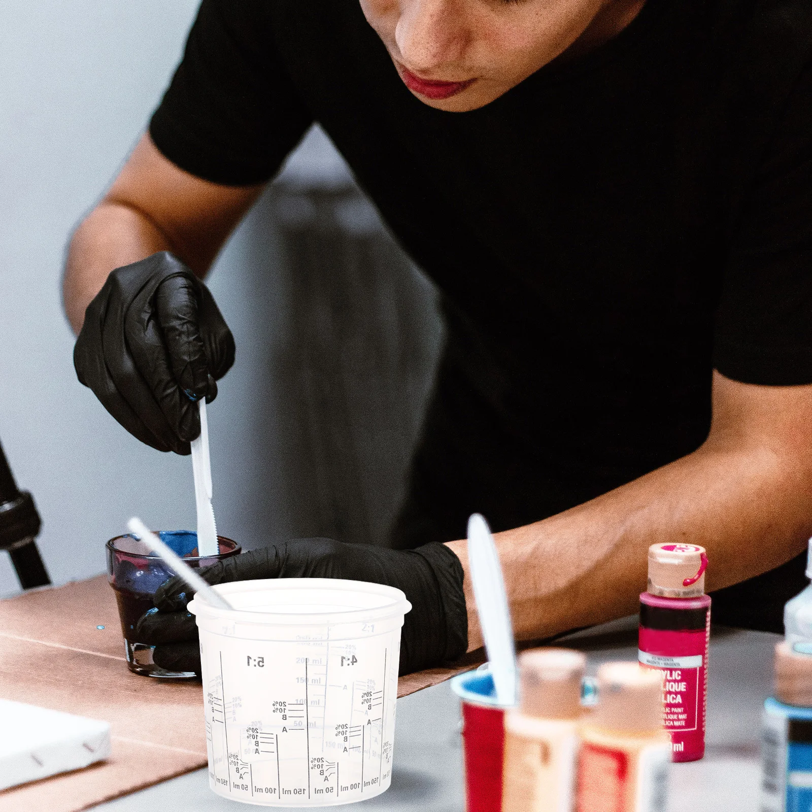 5 قطع من كوب الطلاء الشفاف البلاستيكي لقياس الطلاء الزيتي، سهل القراءة، مقاوم للأحماض والقلويات بدرجة حرارة عالية #2