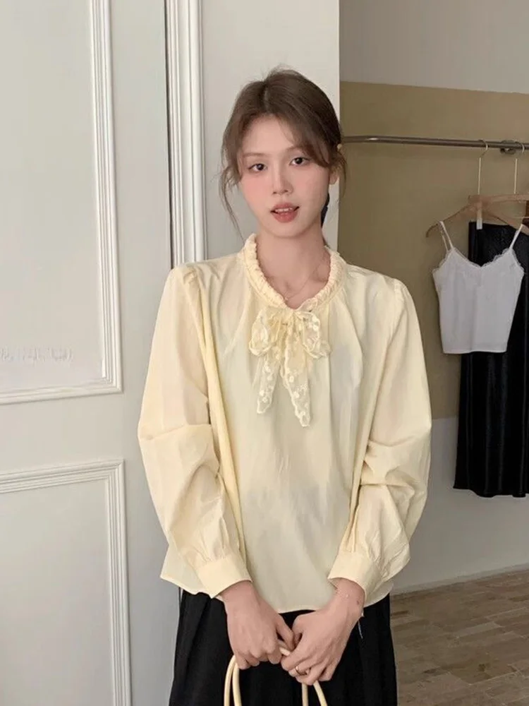 

Женская блузка с кружевным бантом, милый дизайн, длинный рукав, круглый вырез, на шнуровке, весенний стиль преппи, свободный крой, корейская повседневная мода, топы