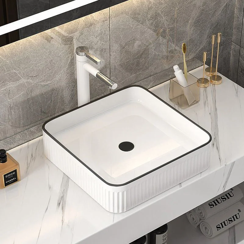 Imagem -03 - Bacia de Mesa Cerâmica Tamanho Pequeno Bacia Única Retangular Lavatório do Banheiro Vaso na Varanda Borda Preta