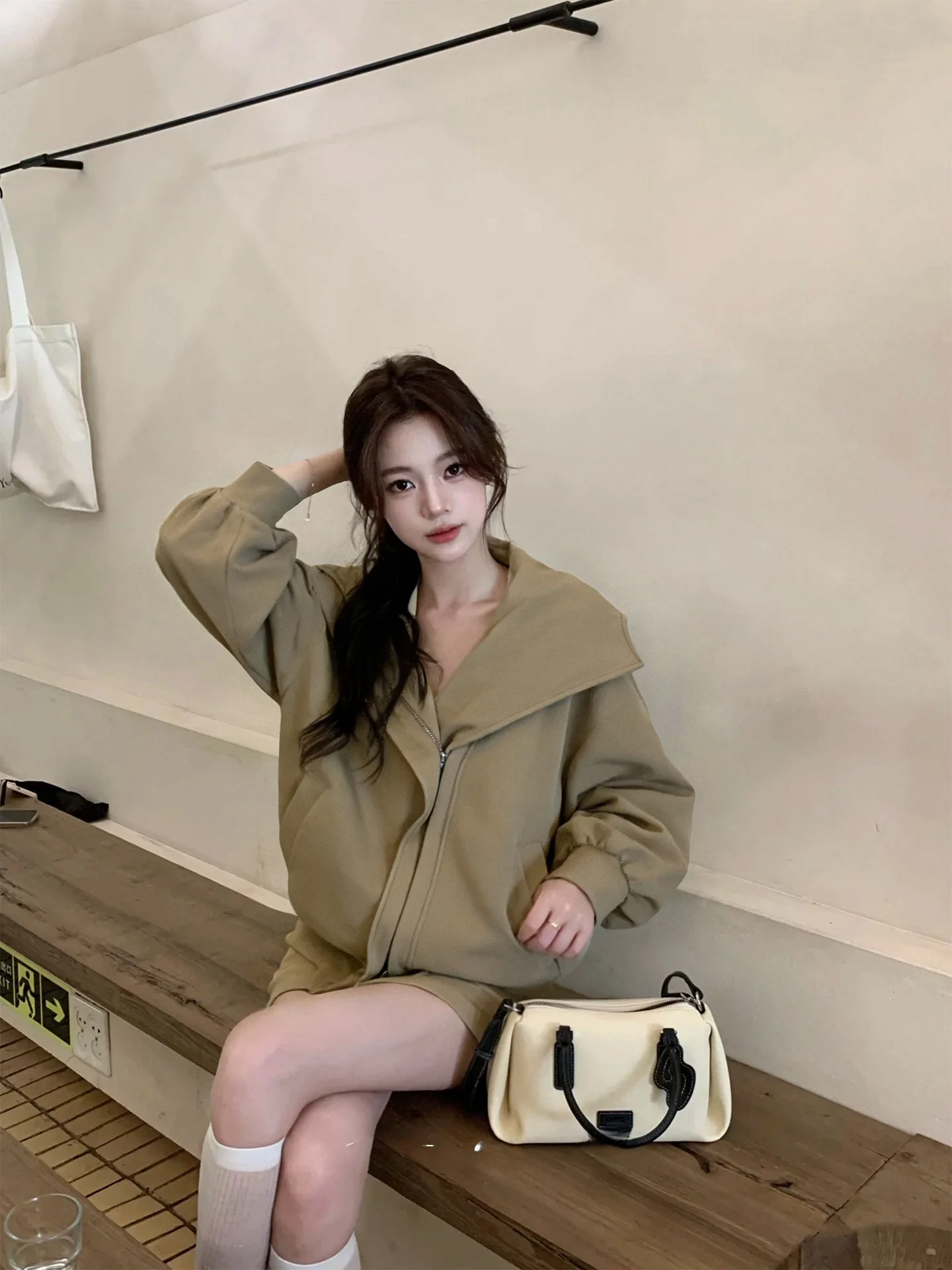

Casual Korean Style Hoodie Jacket Women's Loose Fit Sweatshirt Outerwear White Female Aesthetic Polyester Cotton Blend