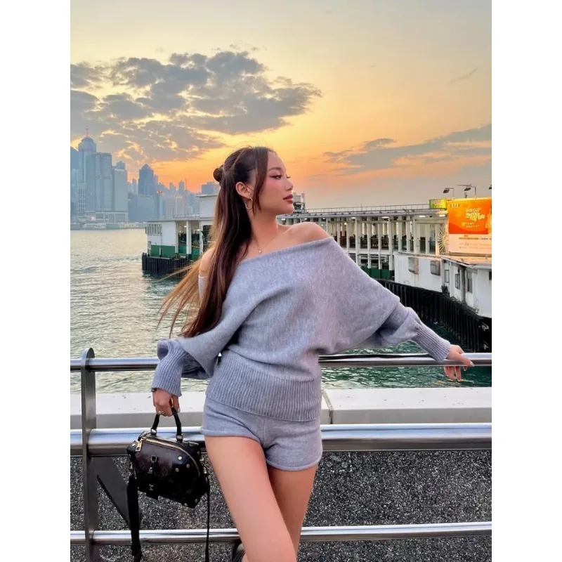 

Casual Slanted Shoulder Kintted Pullover Lady Chic Solid Off-shoulder Long-sleeved Loose Pullovers Women Daily Commute Sweater