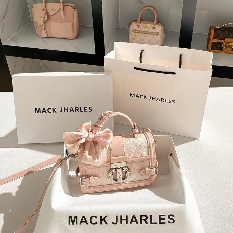 

Luxury handcrafted embroidered handbag, new Chinese-style small square handbag