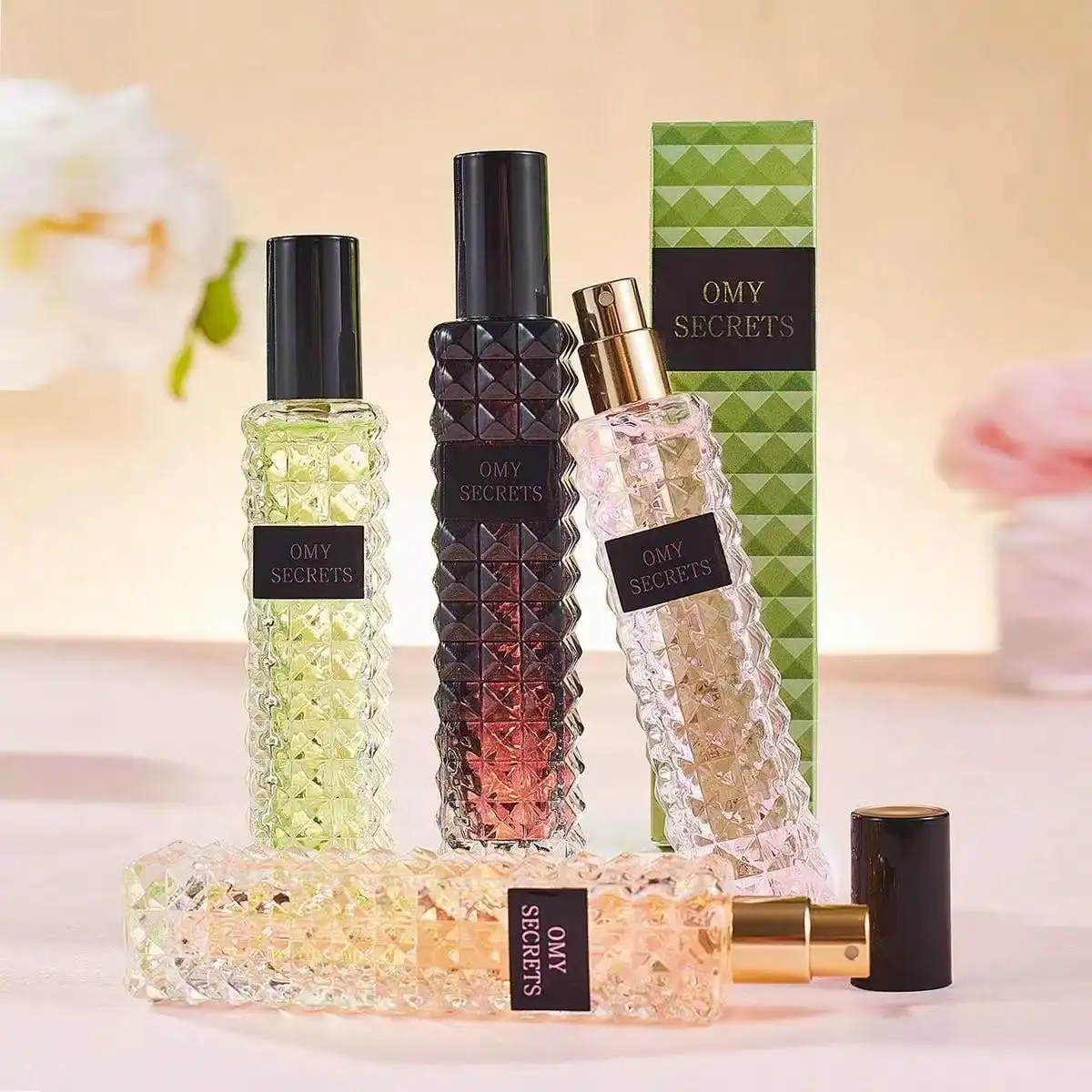 Set de Regalo de Perfumes para Mujer, Serie de 4 Piezas, que Incluye Encounter, Pink Golden Bamboo, Rhythm y Beautiful Life. Este juego de 4 piezas es el regalo perfecto, proporcionando un aroma duradero, ideal para una cita.