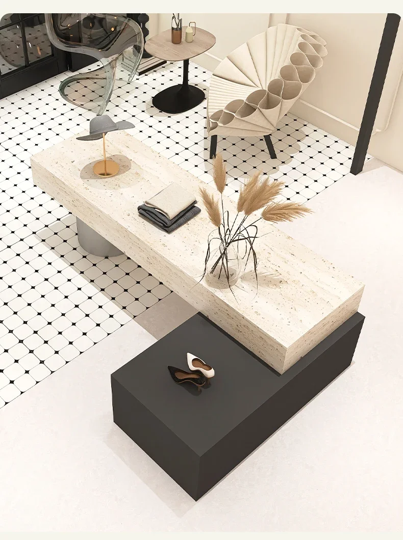 Table d'exposition d'accessoires pour chaussures et sacs