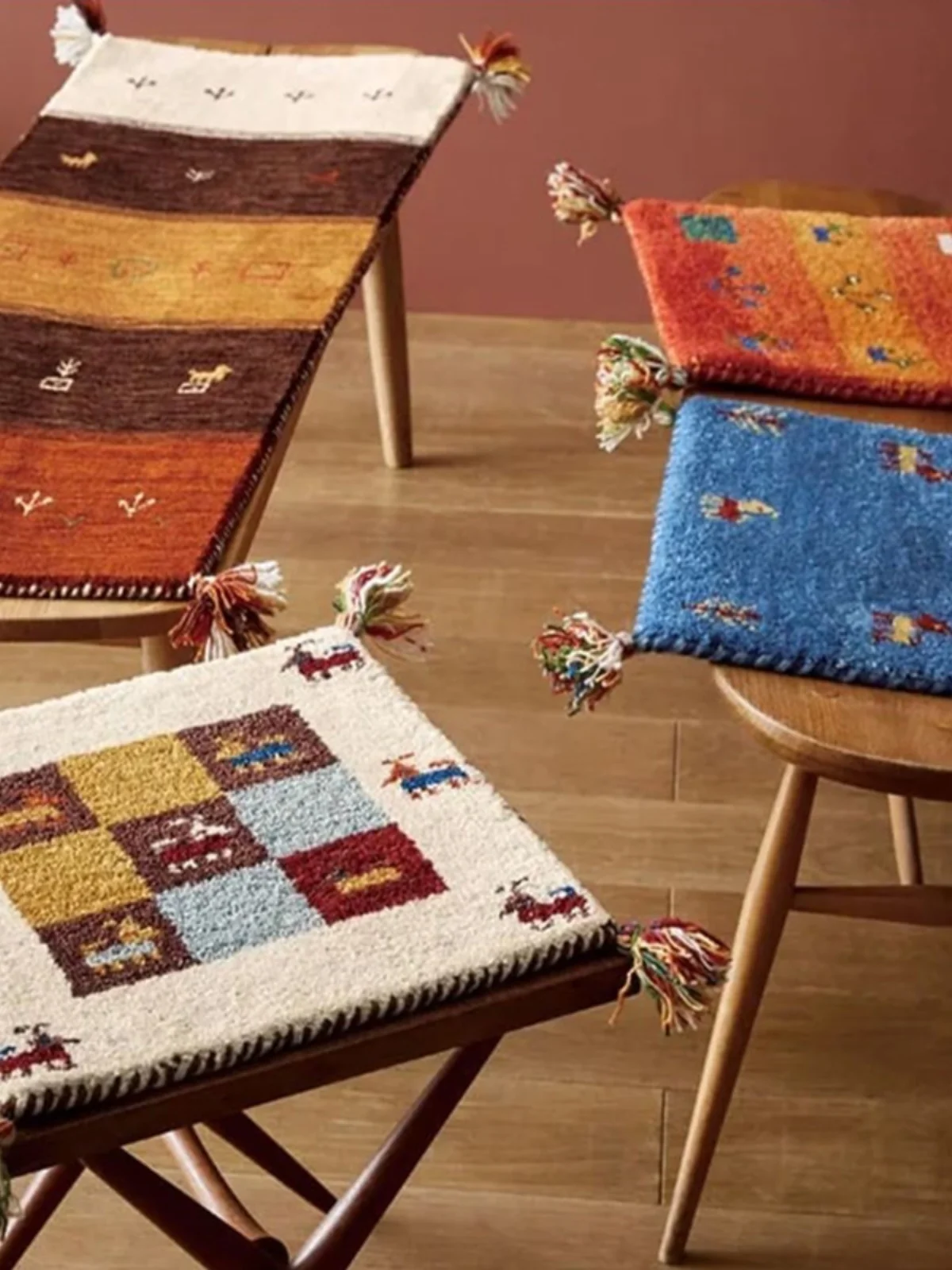 

Nordic Decorative Persian Sle Gabbeh Wool Handmade Small Blanket Cute Sofa Tabletop Chair Pad Home Decor Cuion