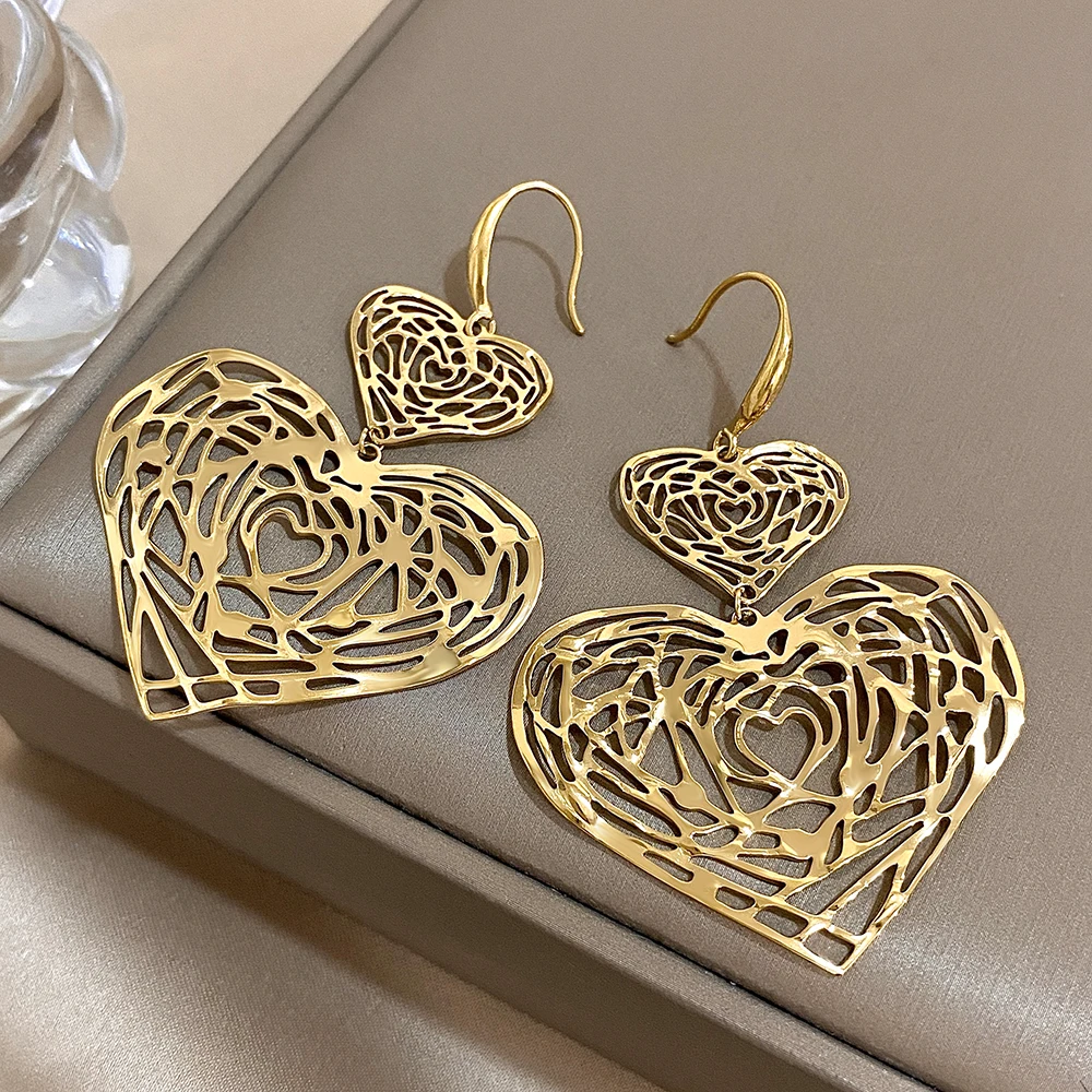 Vintage Stainless Steel Gold Plated Big Long Love Heart Drop Earrings for Women Fashion Double Heart Hook Earring Hollow Jewelry