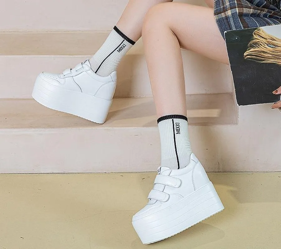 Wysokiej jakości 12cm syntetyczne buty z prawdziwej skóry kostki damskie jesienne wiosenne kowbojskie buty na koturnie wysokiej marki Chunky Sneaker