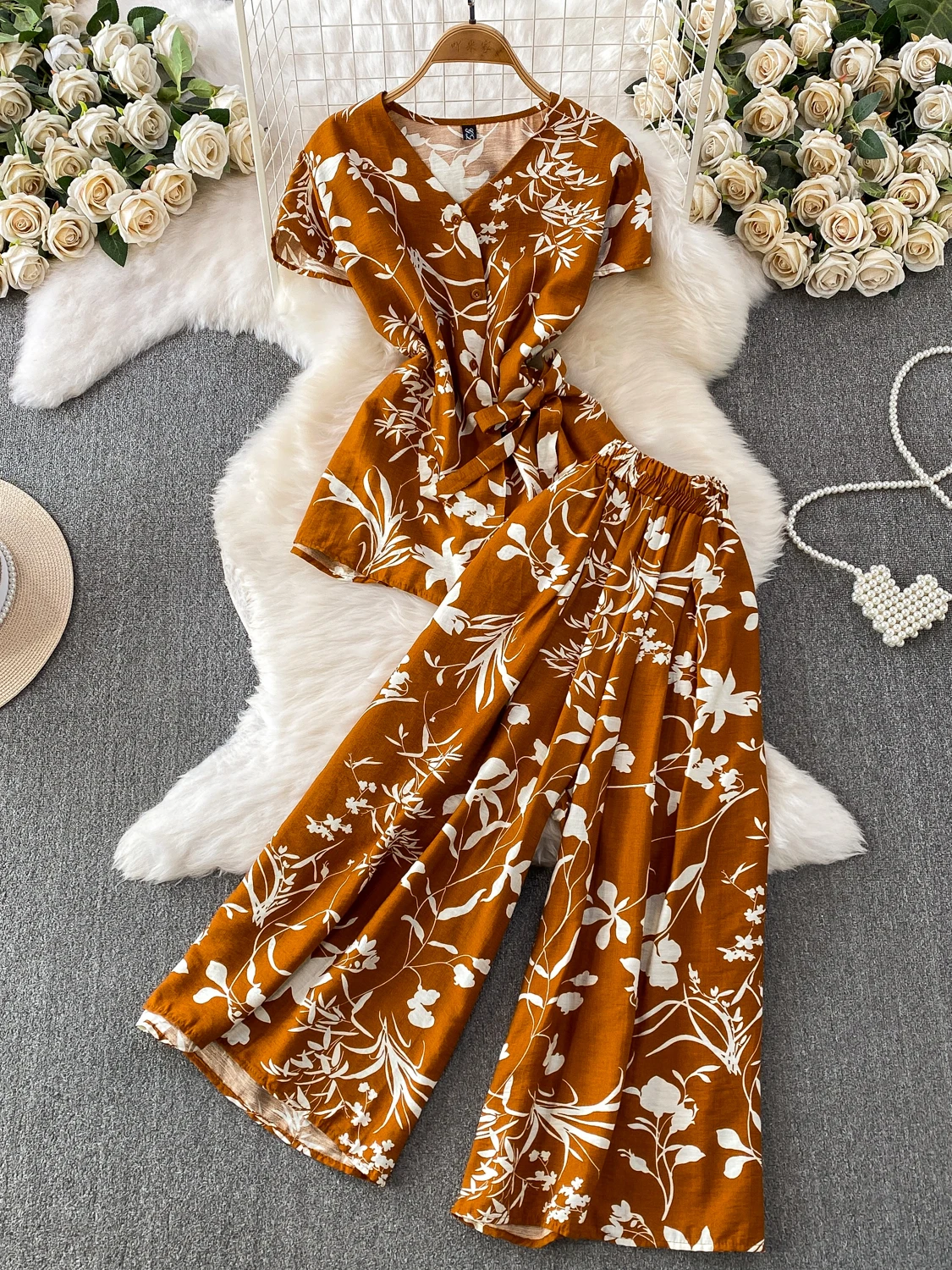 Retro Tea Break Print Single Button Waist Cinched Top And High Waist Wide Leg Pants Two Piece Set Light Maturity Style
