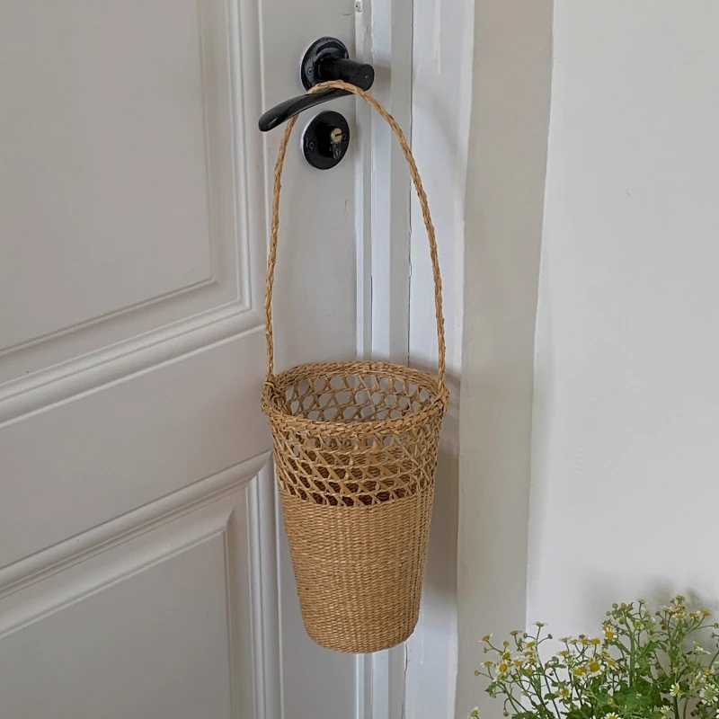 

French Retro Straw Handbag Korean Style Bucket Bag with Shoulder Strap Woven Tote for Beach Elegant Picnic Basket Bag for Women