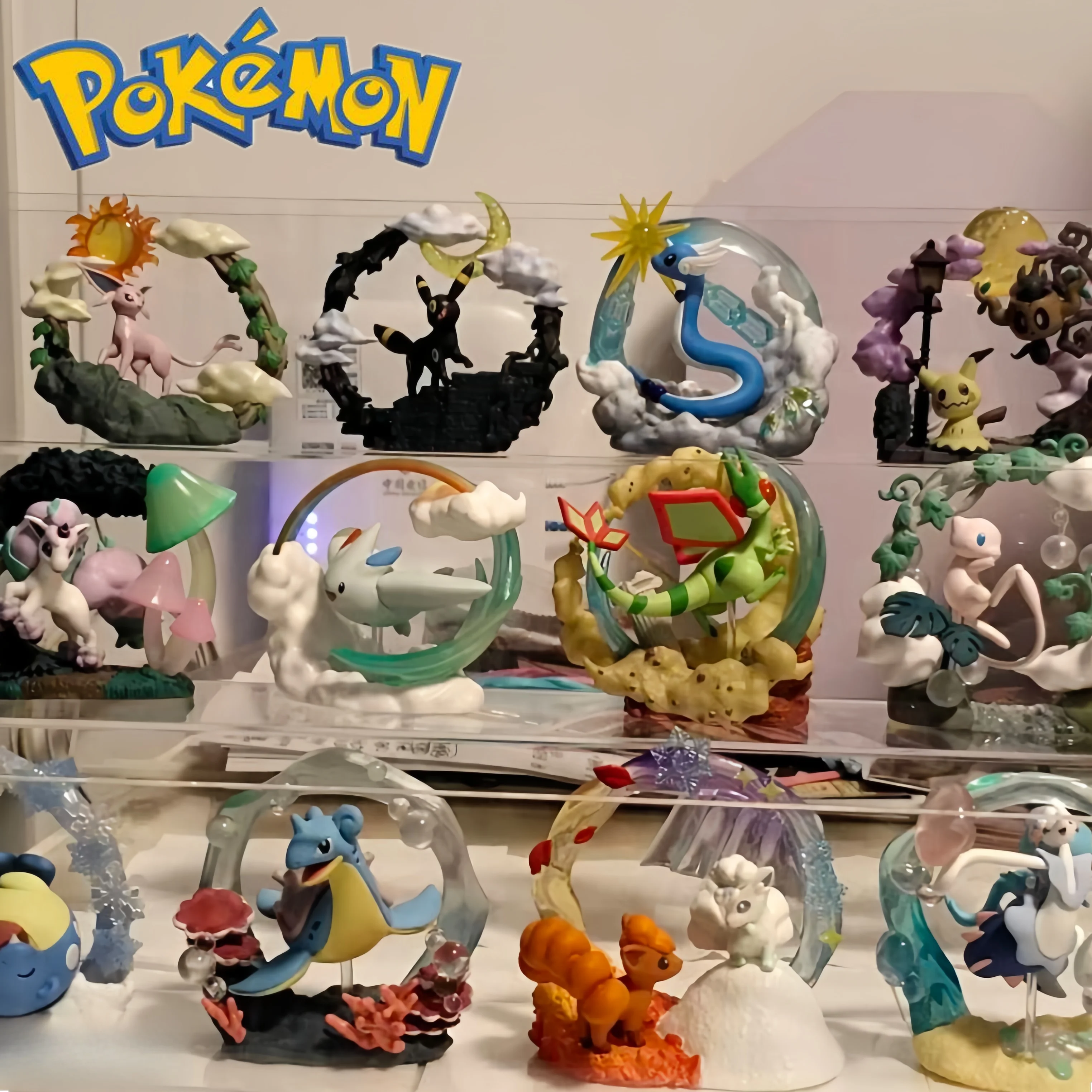 Re-Ment Pokemon Circular Diorama Collection 2 Flygon Alolan Vulpix Primarina Dragonair Mew Anime-Figur, Geschenk für Pokemon-Fans