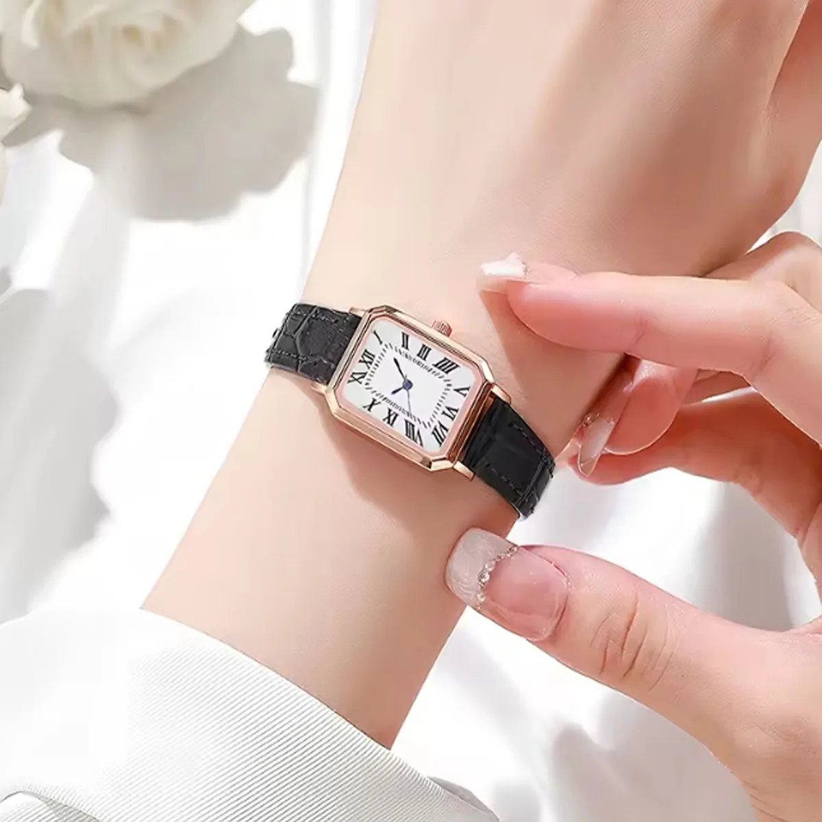 Fashion Retro Digital Dial Casual Watches Square Leather Strap Fashionable Clock Quartz Wristwatch for Women Gift