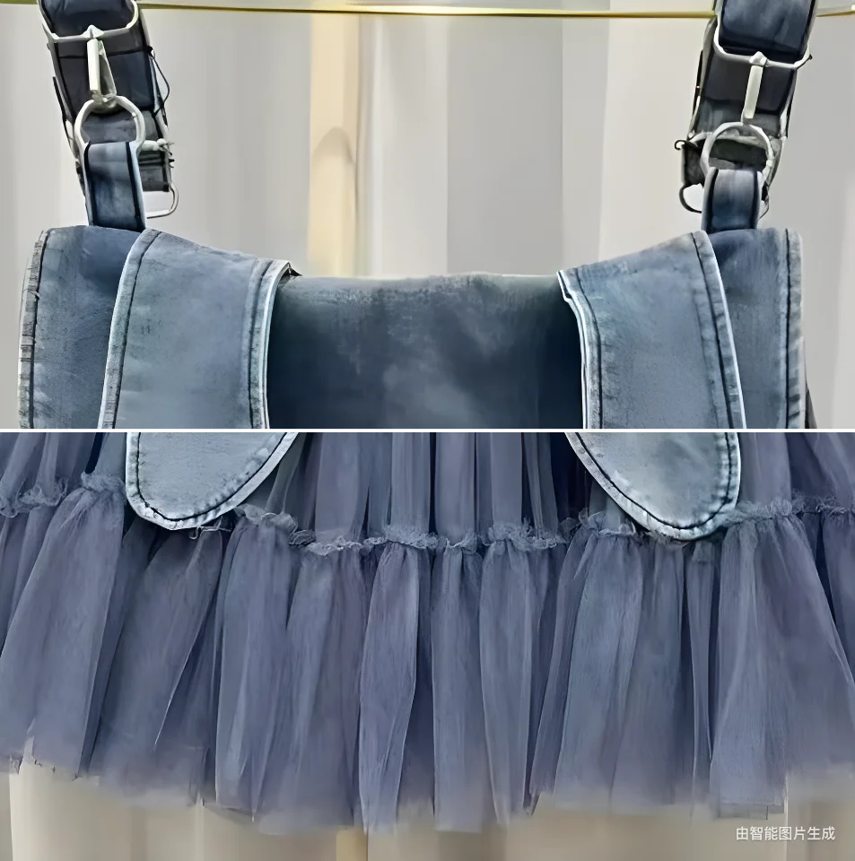 Letnia damska sukienka ogrodniczka z siateczkowymi wstawkami, falbankami, długimi króliczymi uszkami, kowbojskimi ramiączkami, bufiastą spódnicą w kształcie litery A z włóczki i patchworku.