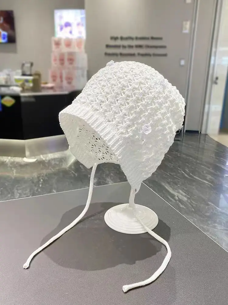 

Korean Design Hand-crocheted Rose Knitted Hat Spring and Summer Simple Hollow Lace-up Temperament Beanie Cap
