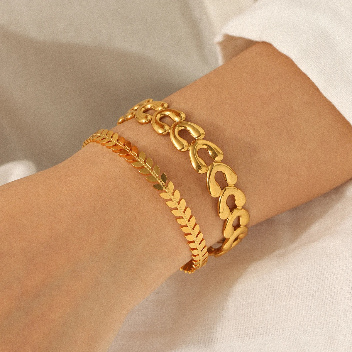 

Huang Chao Vintage Stainless Steel Bracelet Women Fashion Men Open Irregular Hollow Bracelet Classic Cuff Party Girl Jewelry